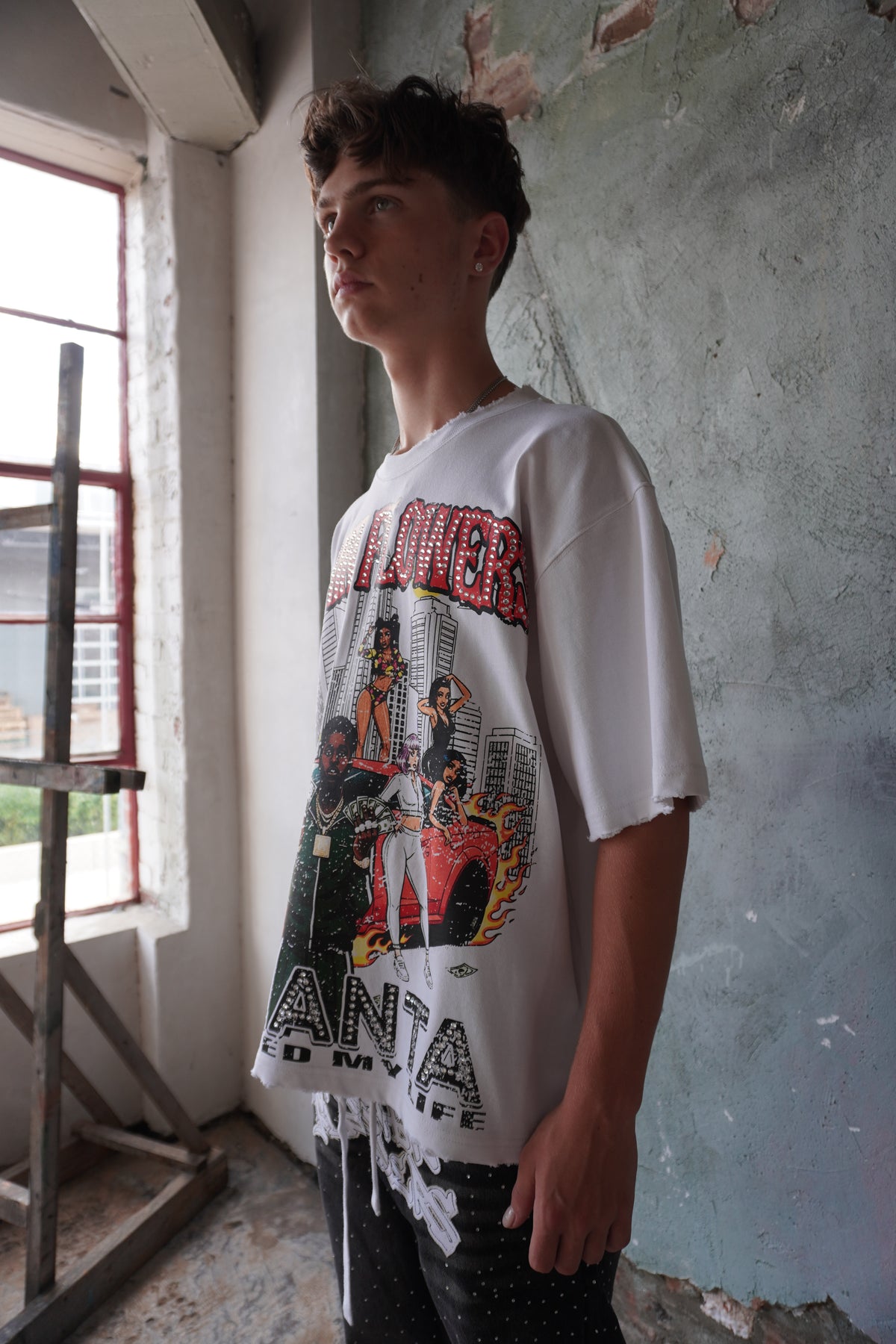 Pushin Flowers Atlanta graphic tee – PF City Series streetwear, street styling shot