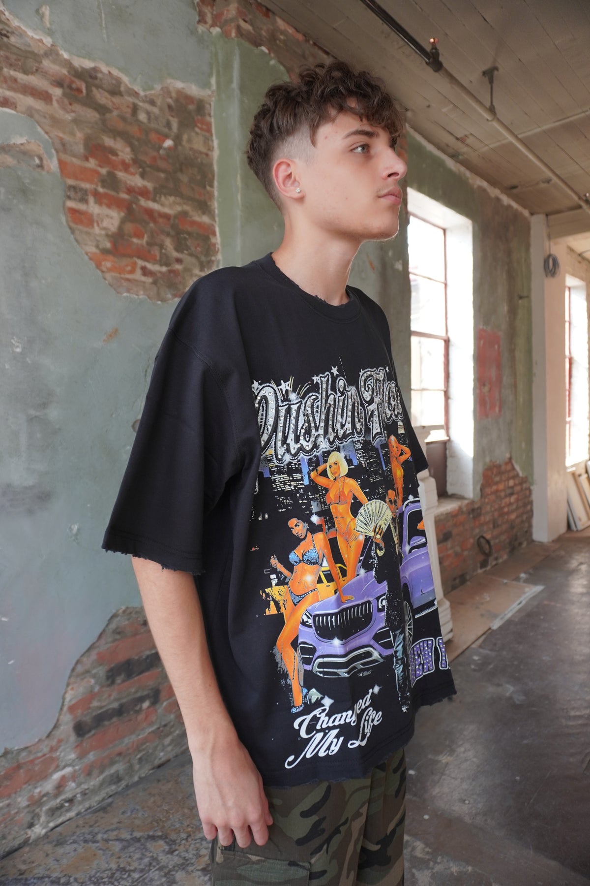 Pushin Flowers New York graphic tee – PF City Series streetwear, street styling shot